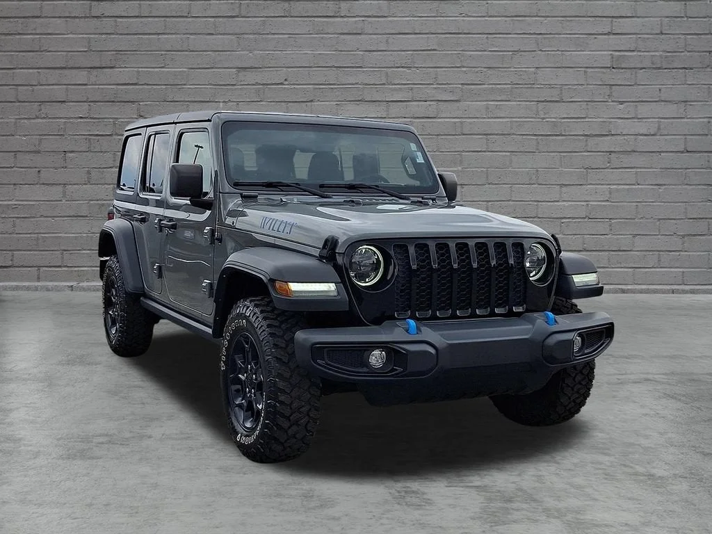 Used 2023 Gray Jeep 4x4 image 46