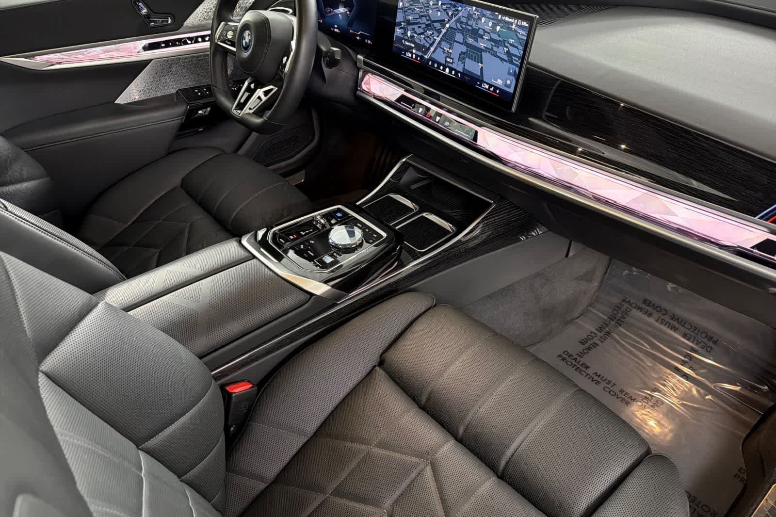 Used 2025 Black Sapphire Metallic BMW xDrive60 image 15