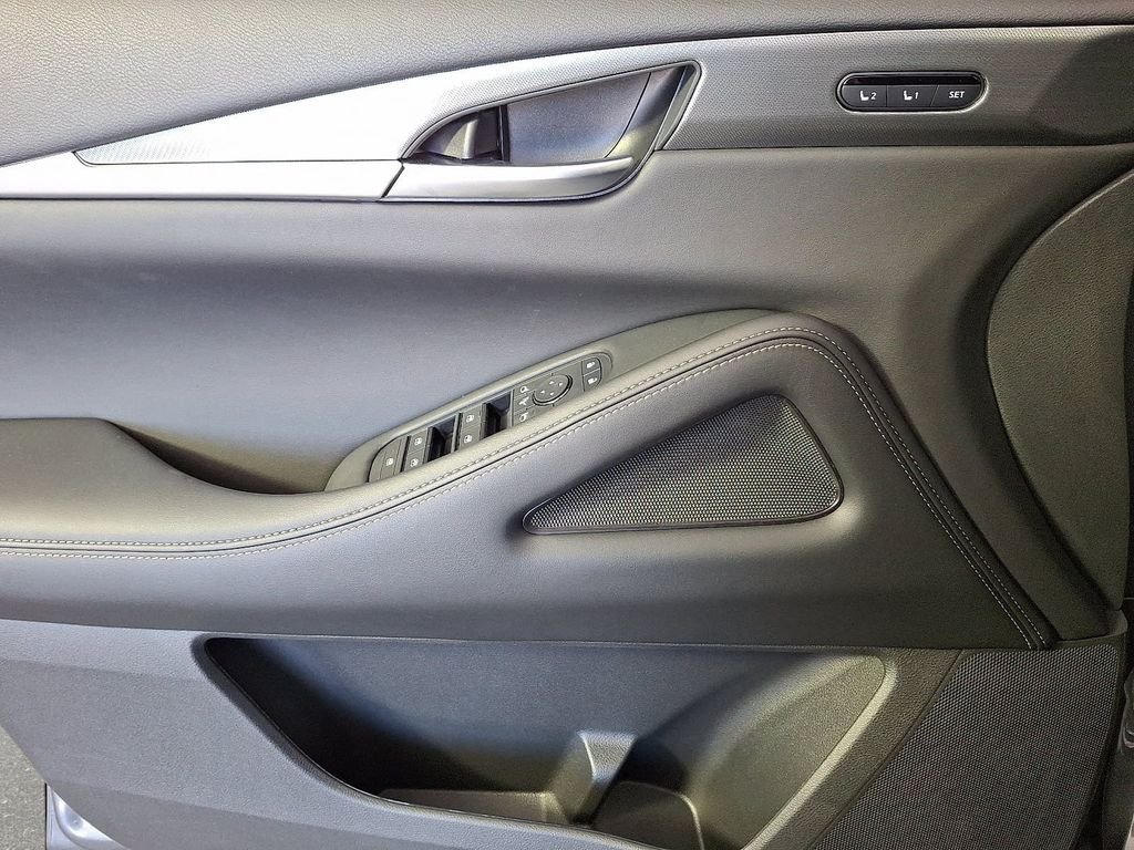 New 2027 GRAPHITE SHADOW INFINITI Luxe AWD image 9