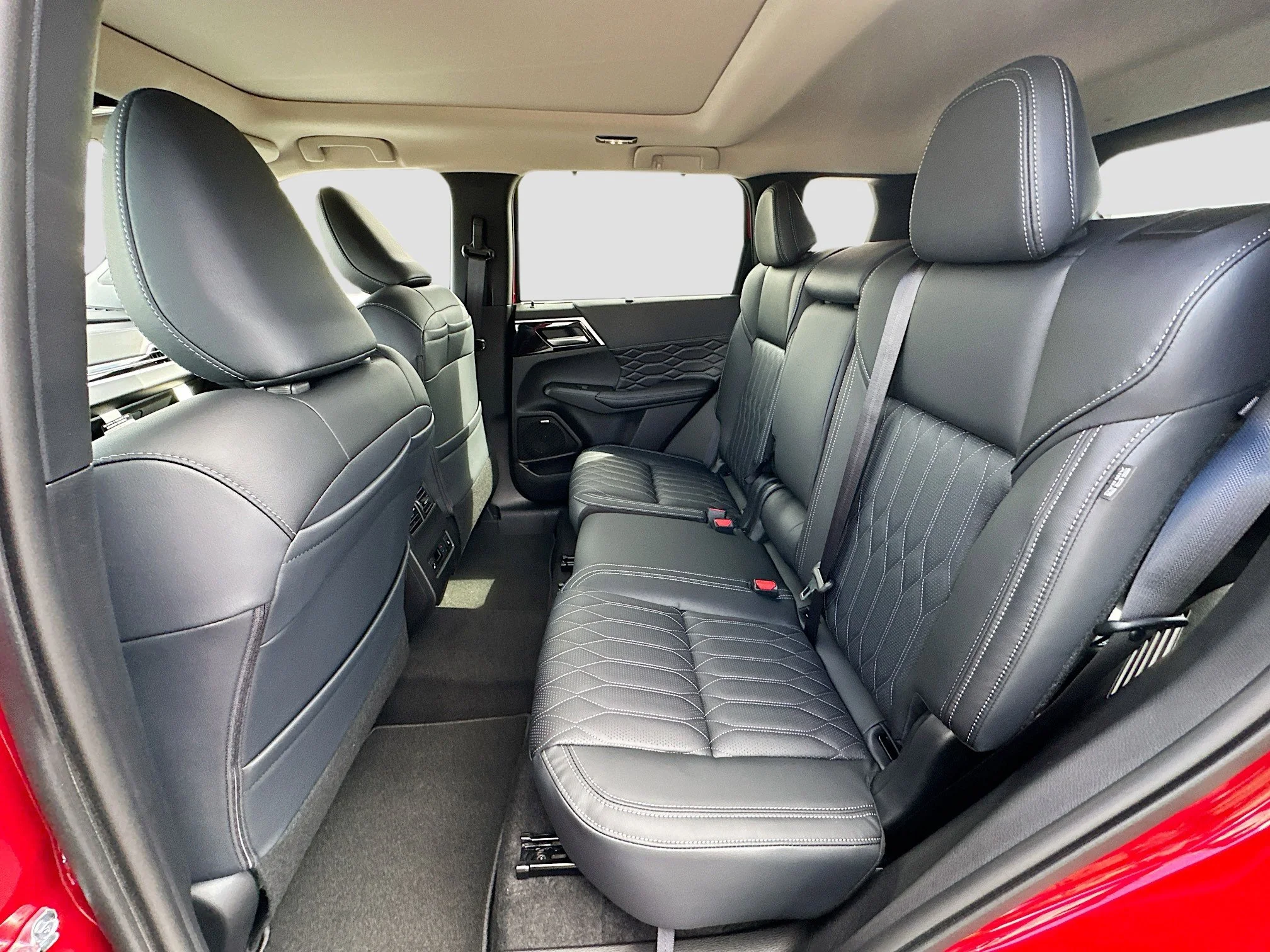 2026 Mitsubishi Outlander SEL - Photo 17