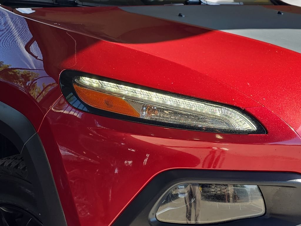 Used 2017 Red Jeep Trailhawk image 35