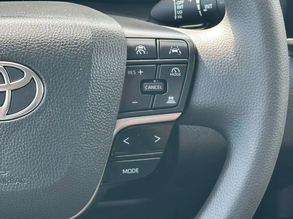 Certified Used 2025  Toyota LE image 22