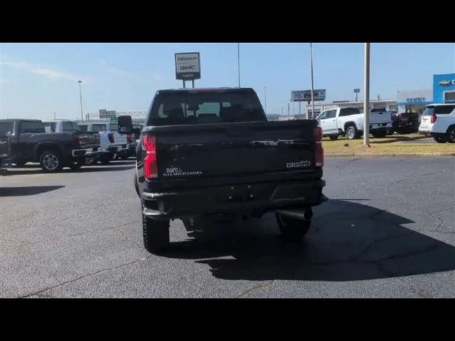 Used 2025 Black Chevrolet High Country image 7