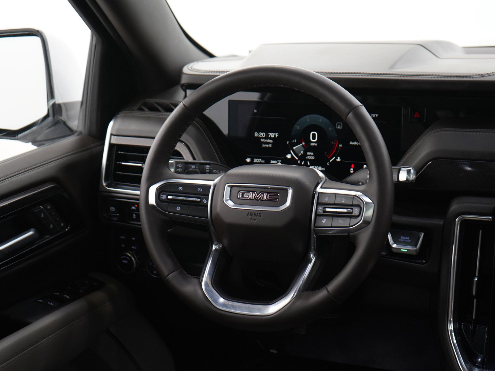Used 2025 Summit White GMC Elevation image 15