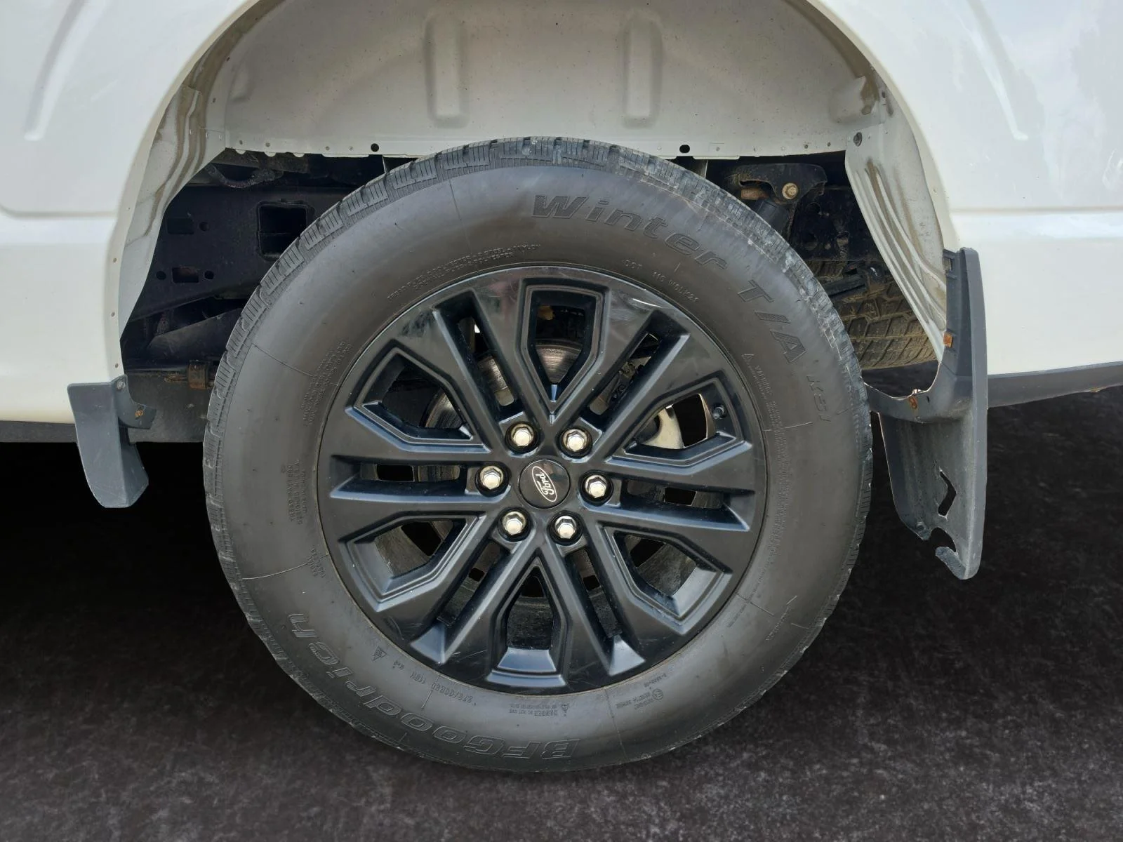 Used 2024 Oxford White Ford XLT image 27