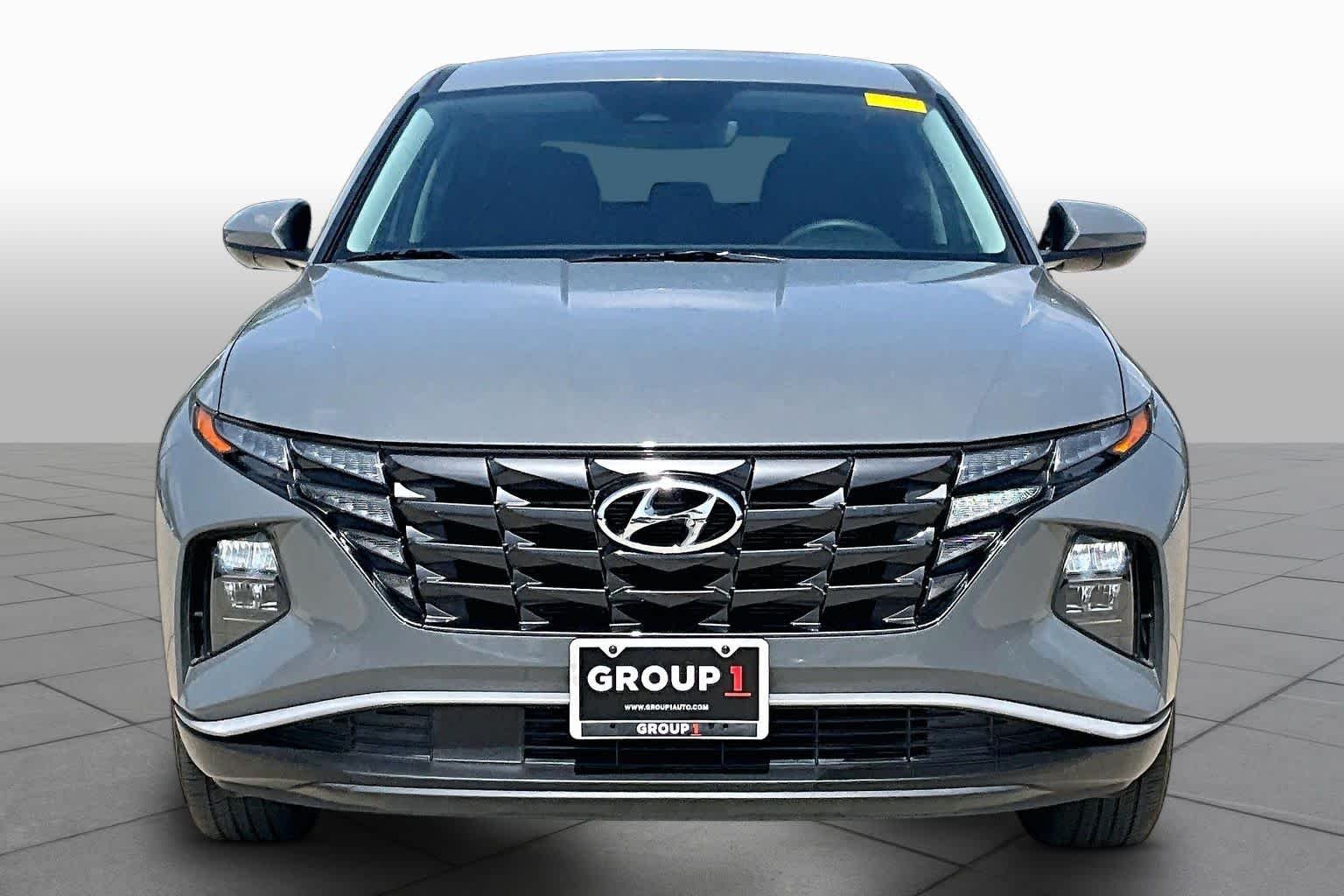 Used 2024 Hampton Gray Hyundai SE image 4