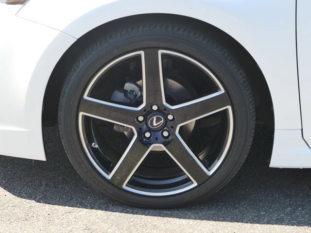 Used 2015  Lexus Hybrid image 10