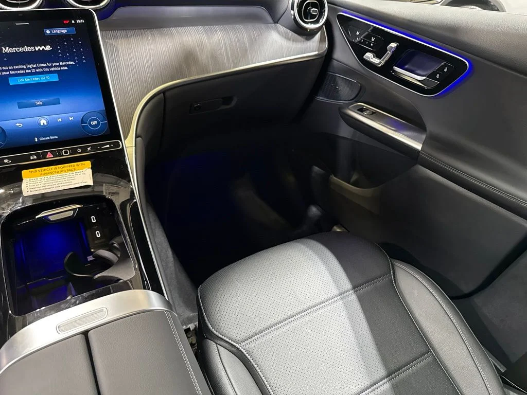 New 2027 Graphite Grey Metallic Mercedes-Benz GLC 300 image 45