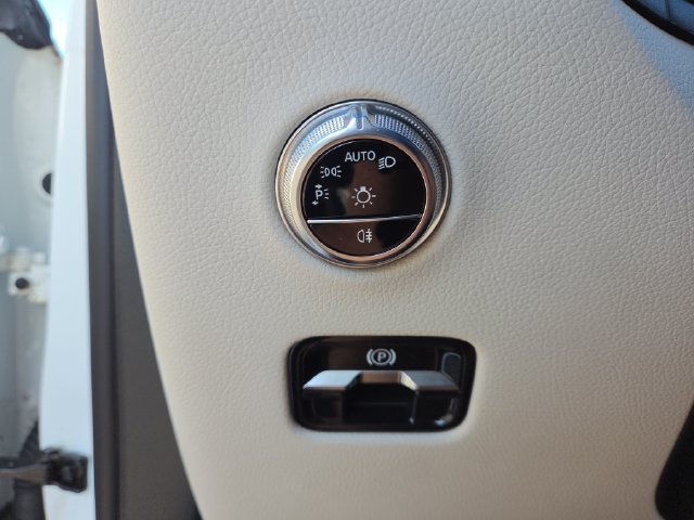 Certified Used 2023 White Mercedes-Benz GLC 300 image 17