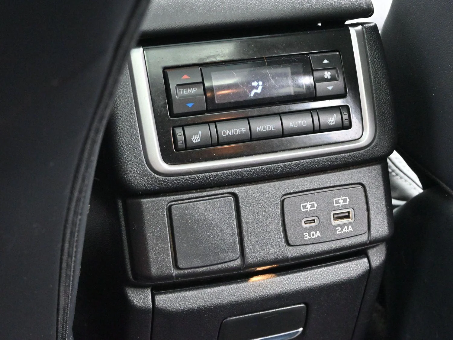 Used 2023 Ice Silver Metallic Subaru Limited image 29