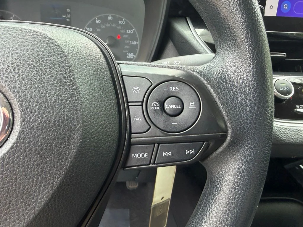 Used 2024 Ice Toyota LE image 22