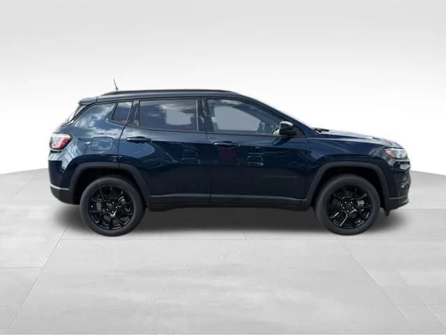 New 2026 Fathom Blue Pearl Coat Jeep Latitude image 10