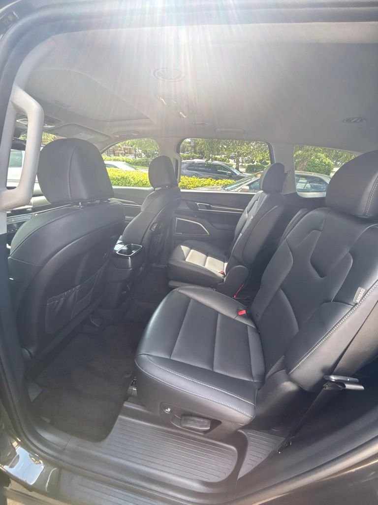 Certified Used 2025 Green Kia S image 20