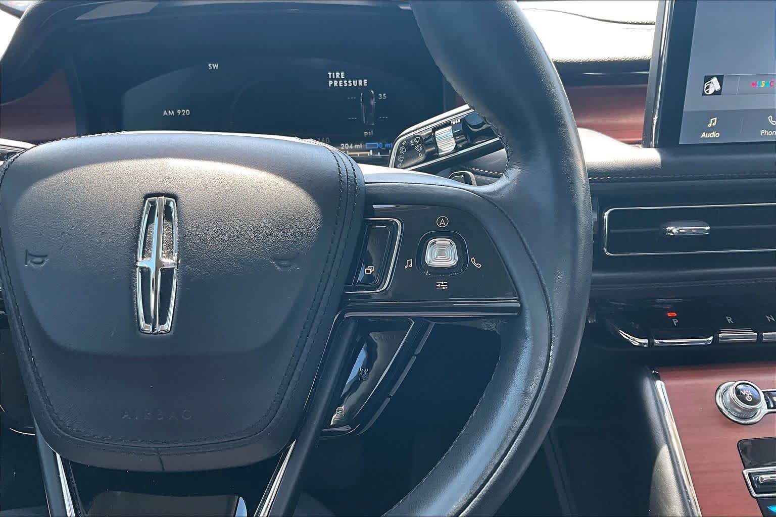 Used 2021 Silver Radiance Lincoln Grand Touring image 24