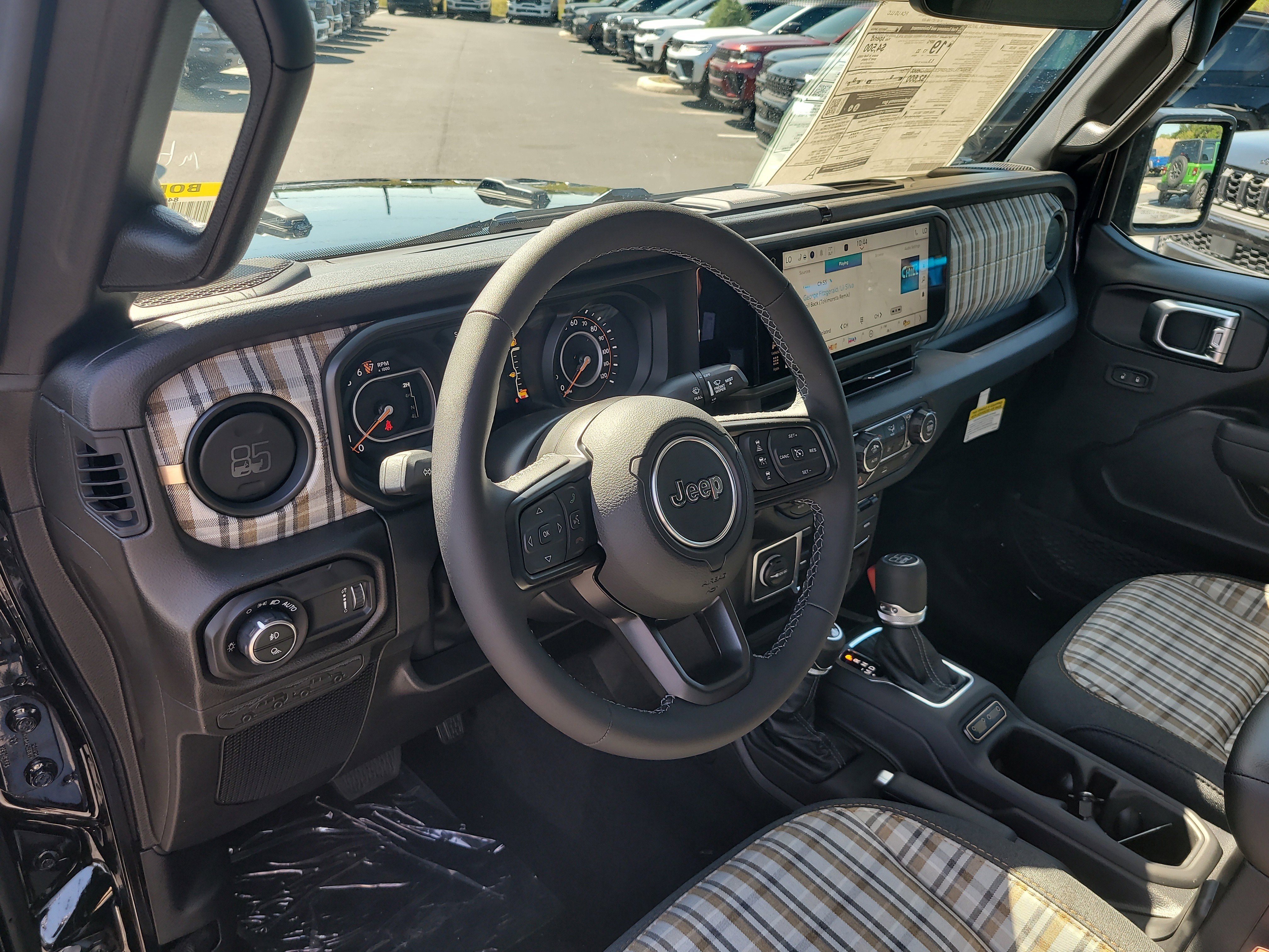 New 2026 Black Clear-Coat Exterior Paint Jeep 85th Anniversary Edition image 16