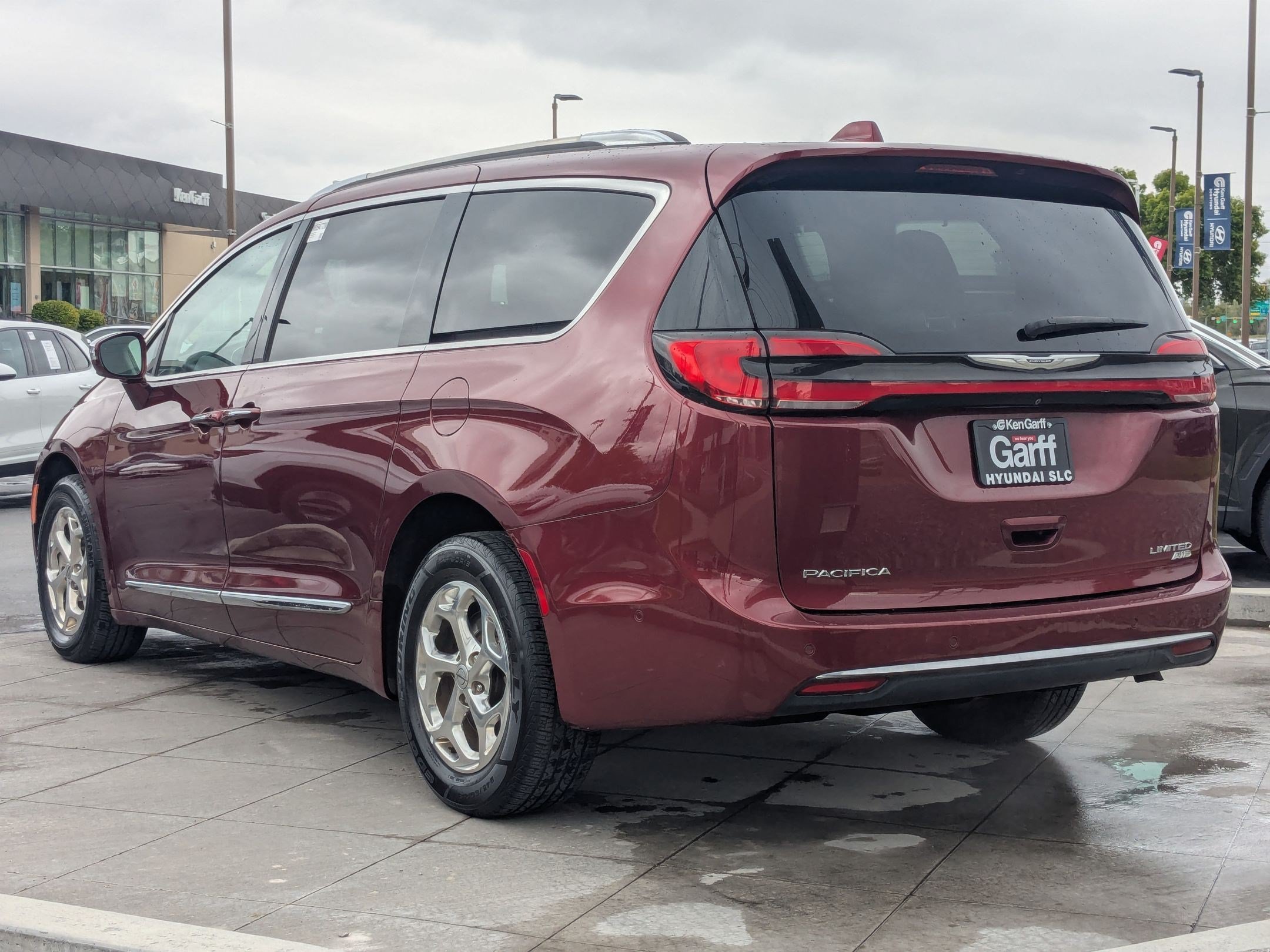 Used 2021 Velvet Red Pearlcoat Chrysler Limited image 5