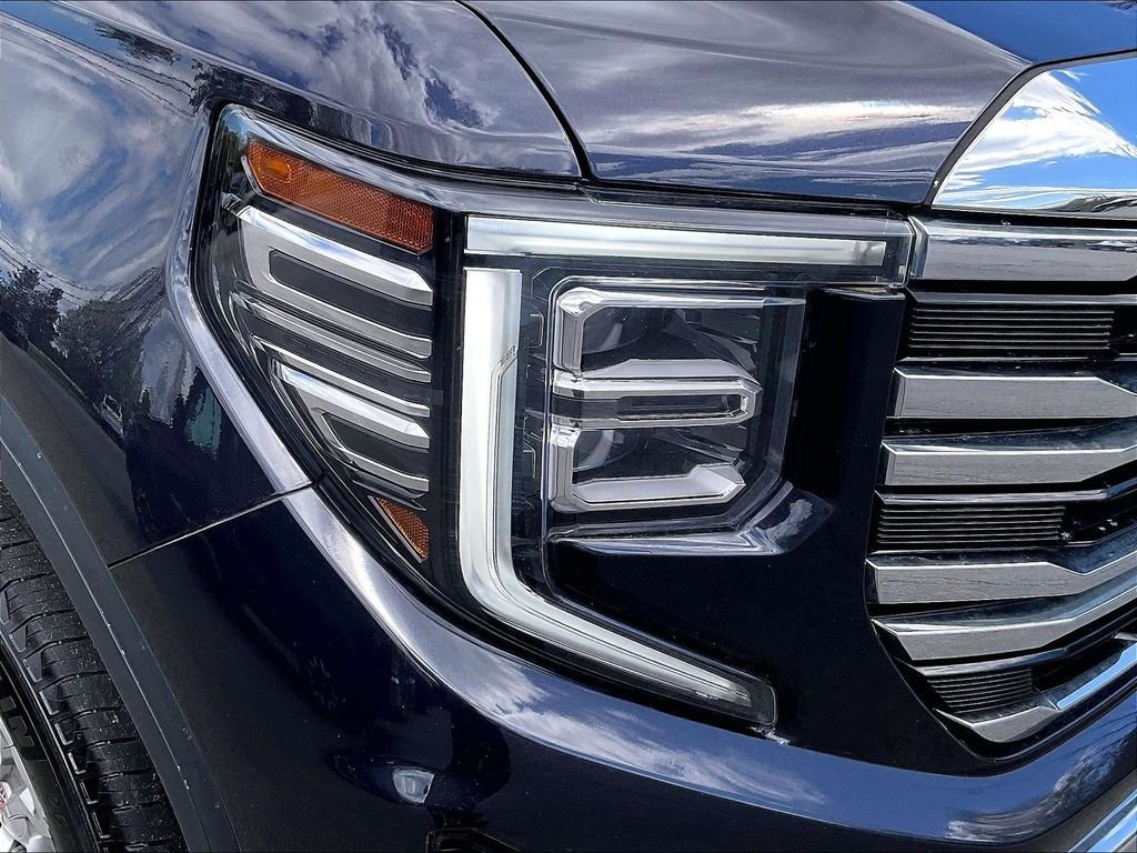 Used 2025 Silver GMC SLT image 32