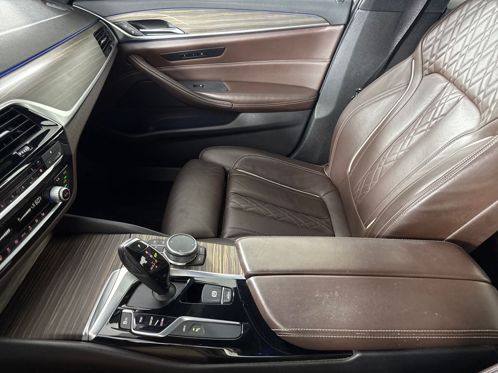 2018 BMW 5 Series 530e - Photo 20
