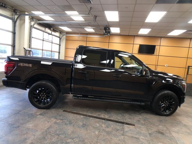 Certified Used 2025 Black Metallic Ford Lariat image 8