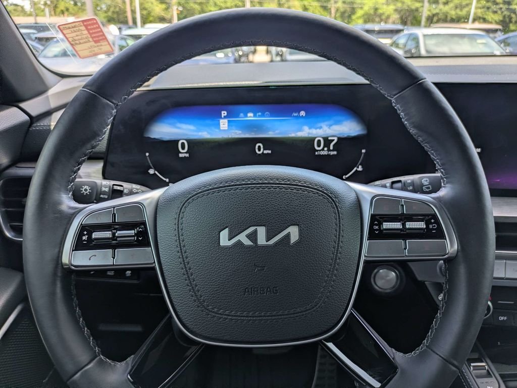 Used 2025 Gray Kia SX X-Line image 33