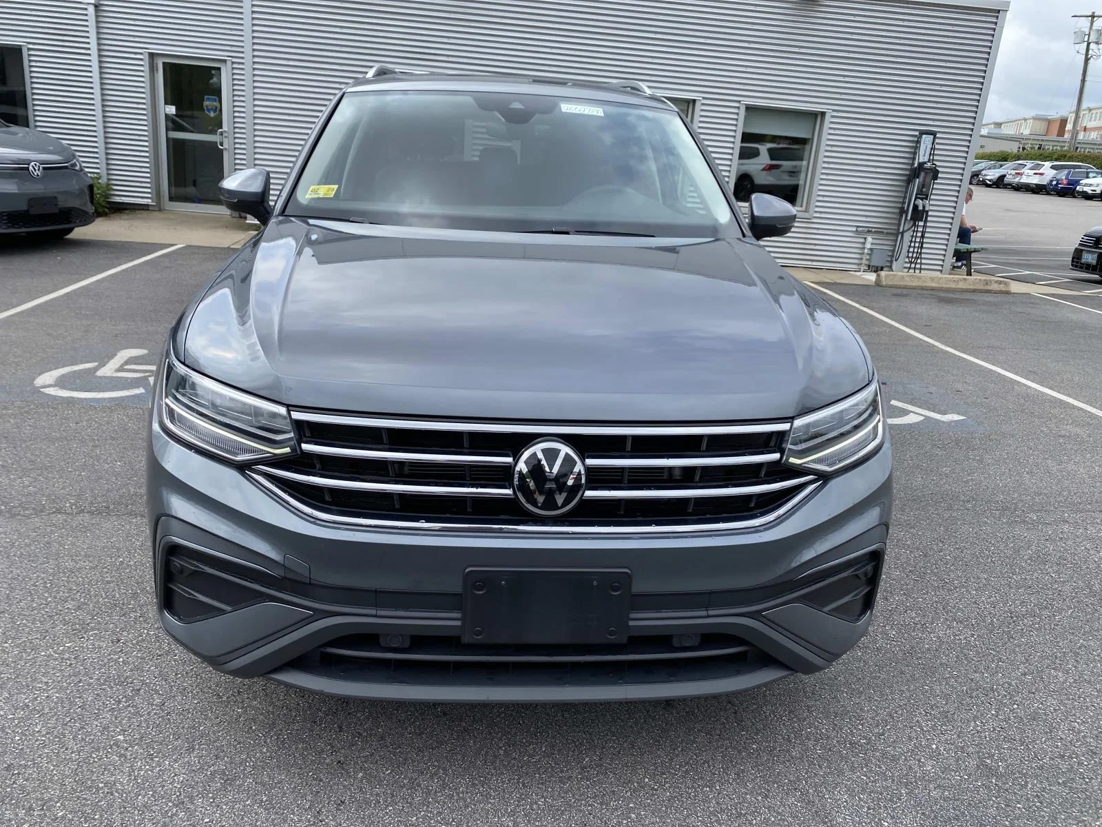 Certified Used 2024 Platinum Gray Metallic Volkswagen 2.0T SE 4MOTION image 11