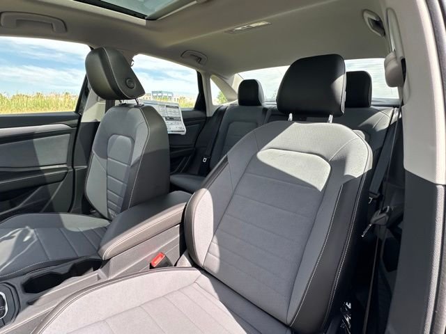 New 2026 Deep Black Pearl Volkswagen 1.5T SE image 22