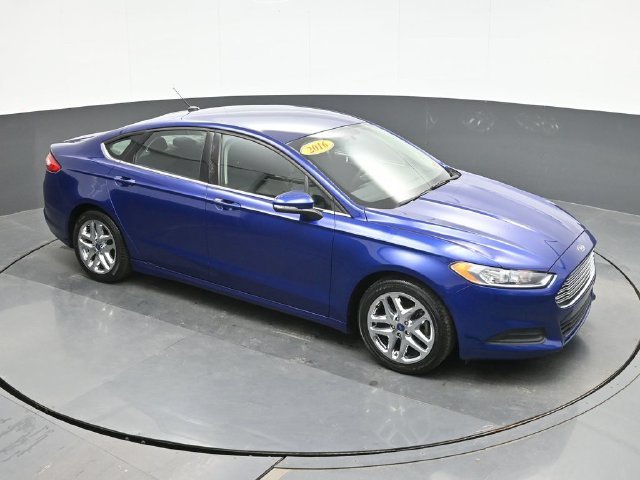 Used 2016 Blue Ford SE image 15