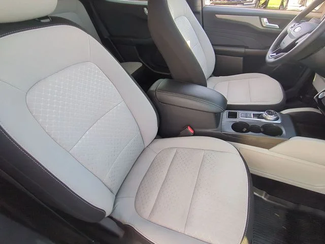 Used 2024 White Ford Active image 34