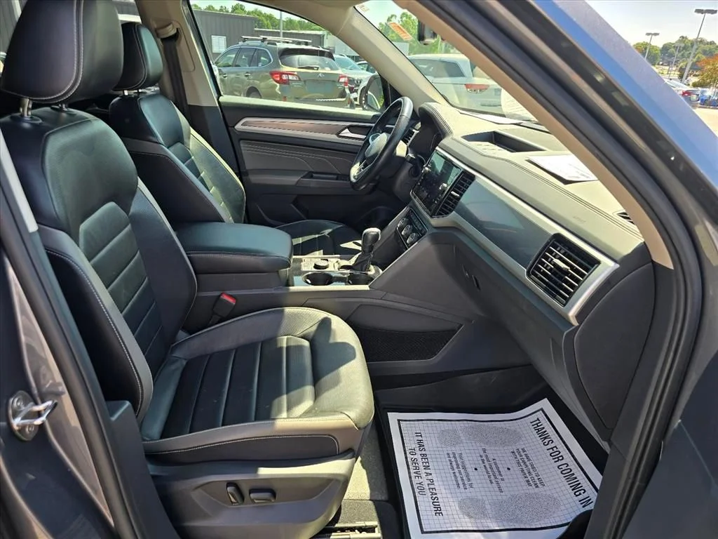 Used 2022 Gray Volkswagen 3.6L V6 SEL Premium R-Line image 16