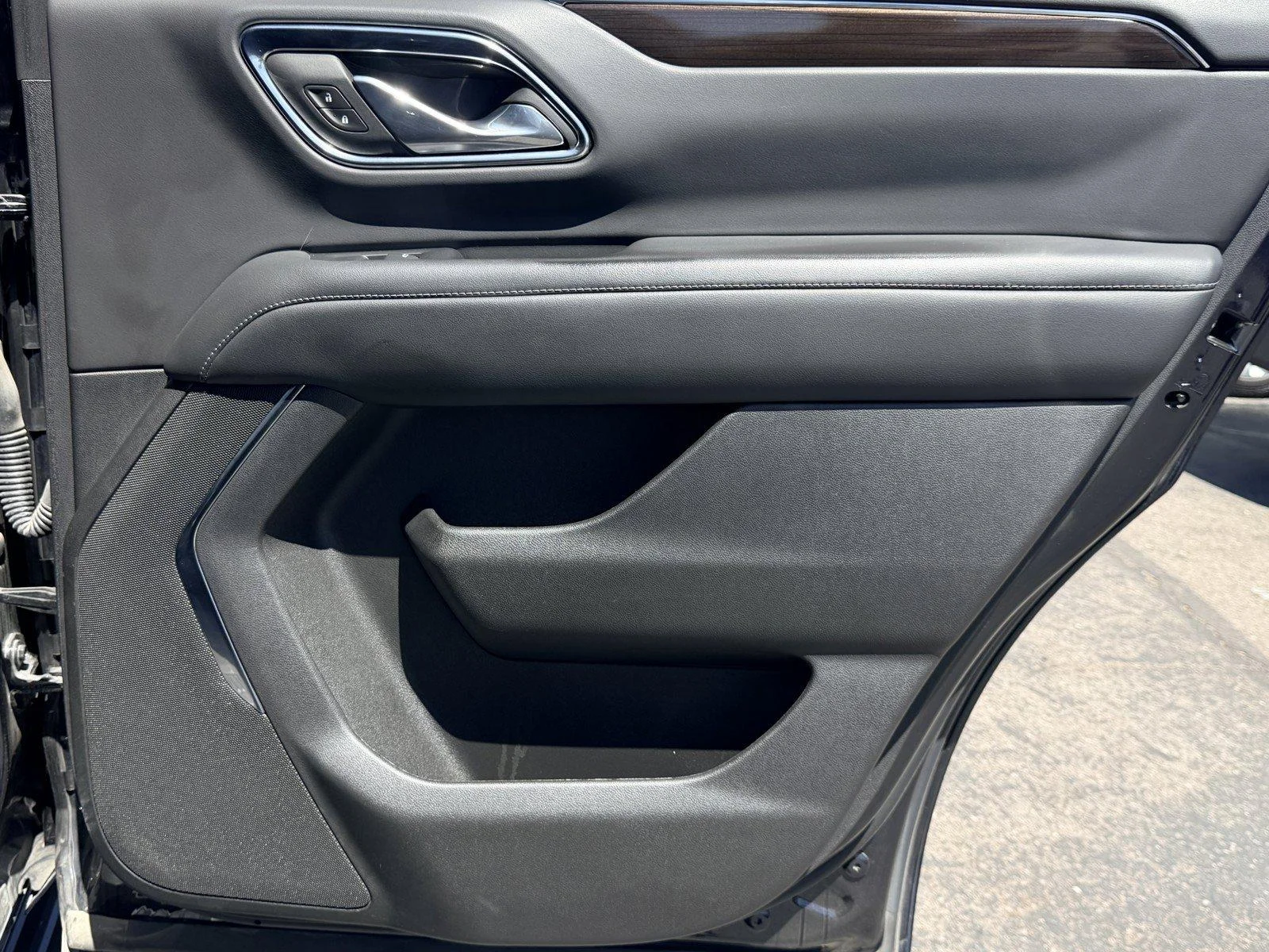 Used 2024 Midnight Blue Metallic GMC SLE image 11