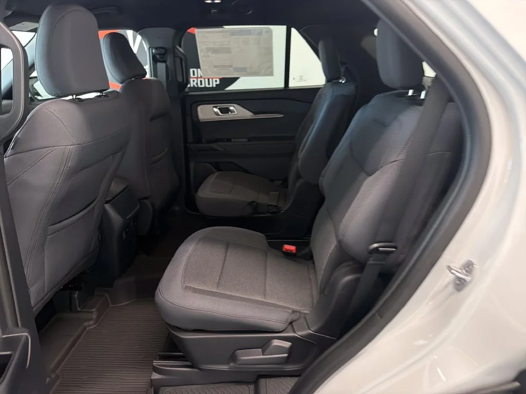 New 2027 Avalanche Gray Ford Active image 13