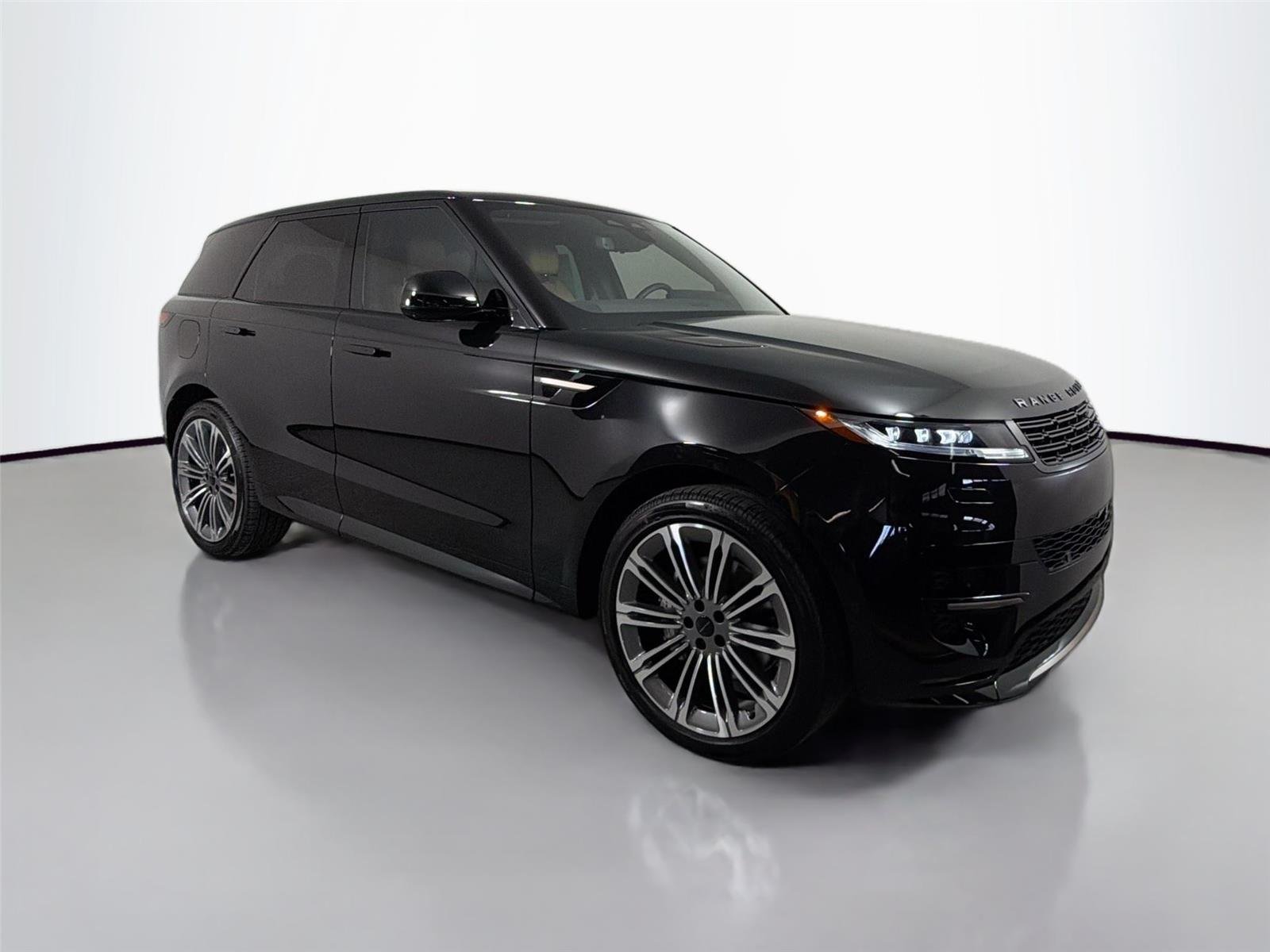 New 2026 Santorini Black LAND ROVER Dynamic SE image 3