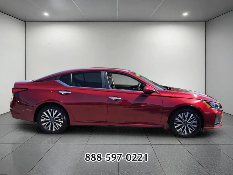 Used 2024 Scarlet NISSAN 2.5 SV image 6