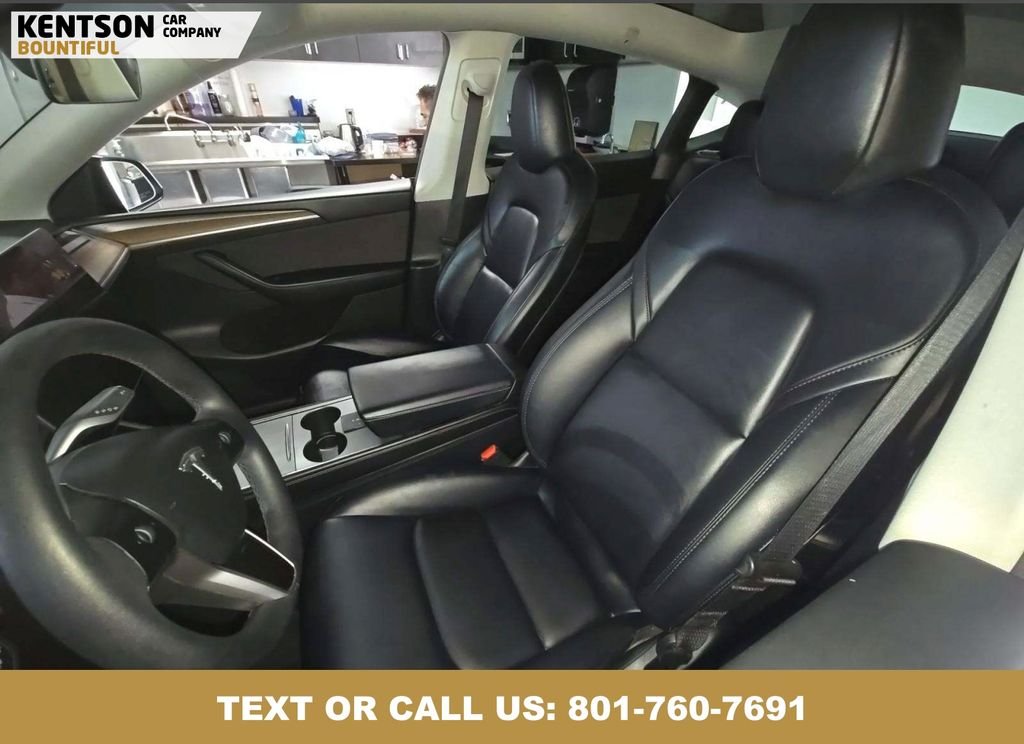 2025 Tesla Model Y Long Range photo 3