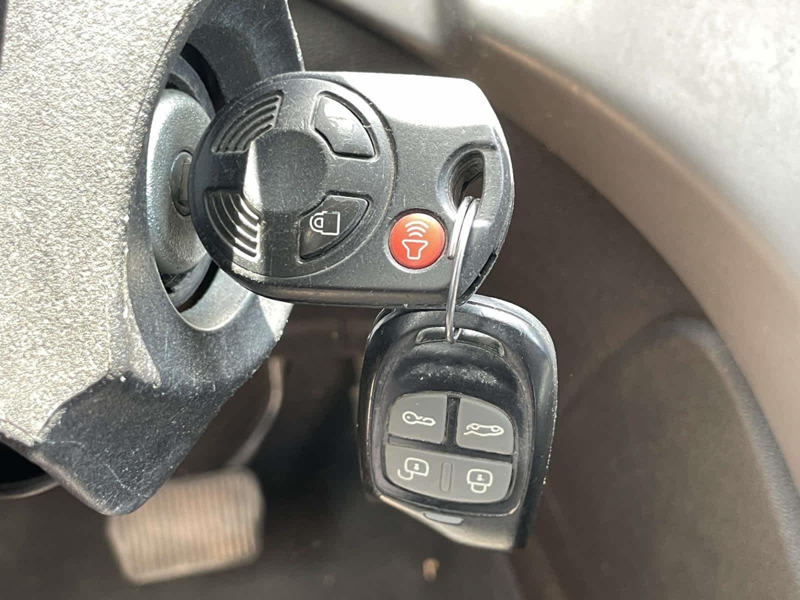 Used 2014 Ingot Silver Metallic Ford SE image 4