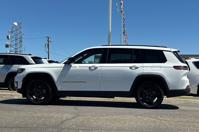 Certified Used 2023 White Jeep Altitude image 7