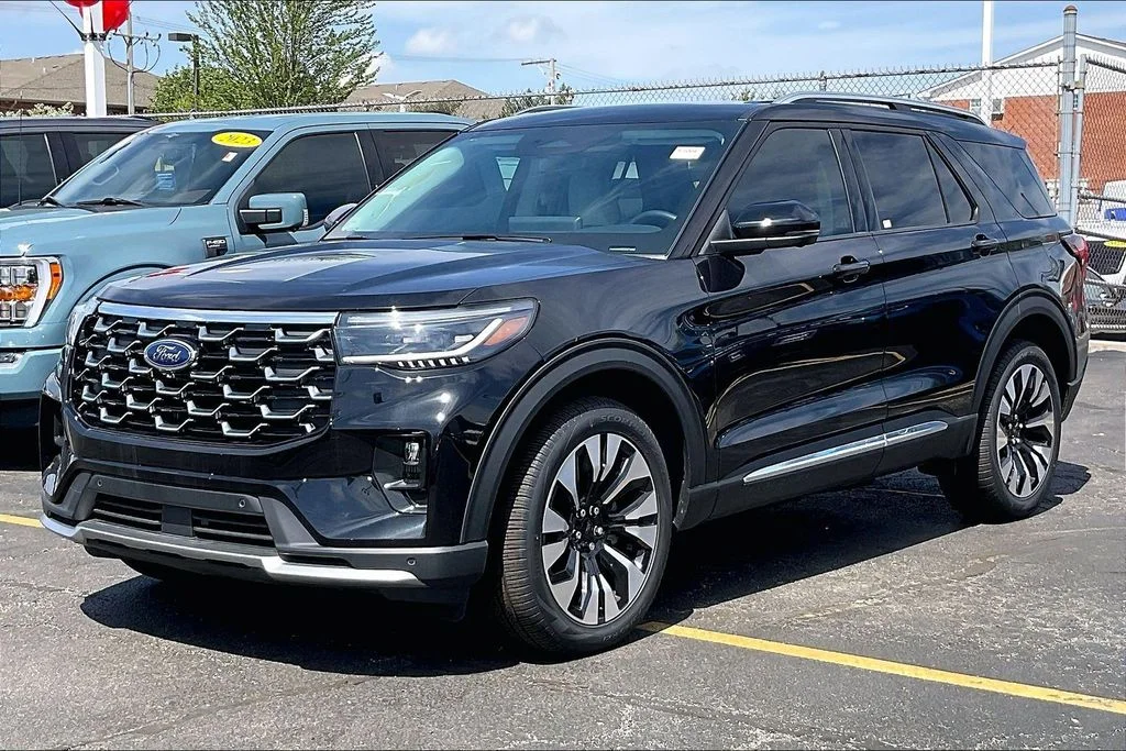 New 2026 Agate Black Metallic Ford Platinum™ image 7