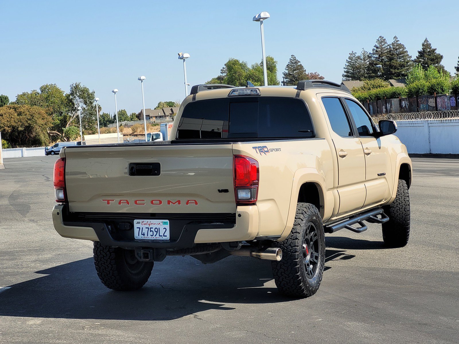 Used 2019  Toyota  image 4