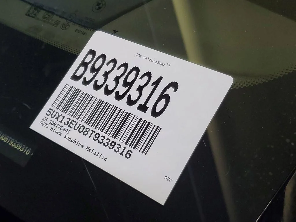 Used 2026 Black BMW sDrive40i image 27