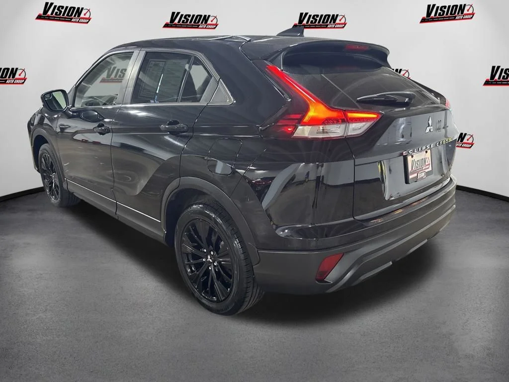 Used 2022 Black Mitsubishi LE image 7