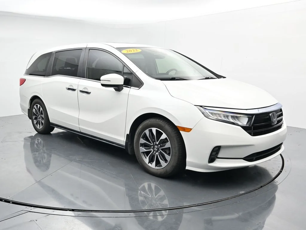 Used 2022  Honda EX-L image 1