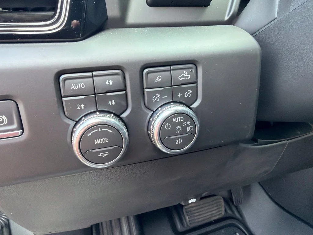 New 2026 Sterling Metallic GMC AT4X image 13