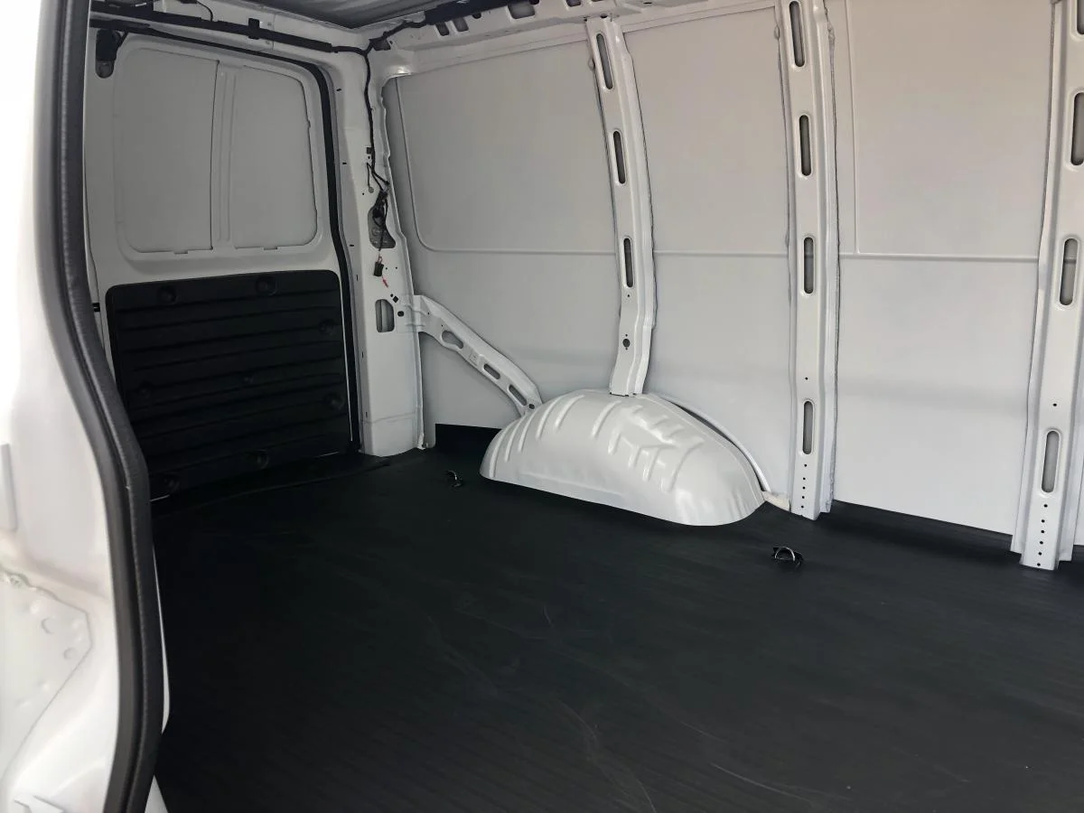 New 2026 White Chevrolet Rwd 3500 135 image 12