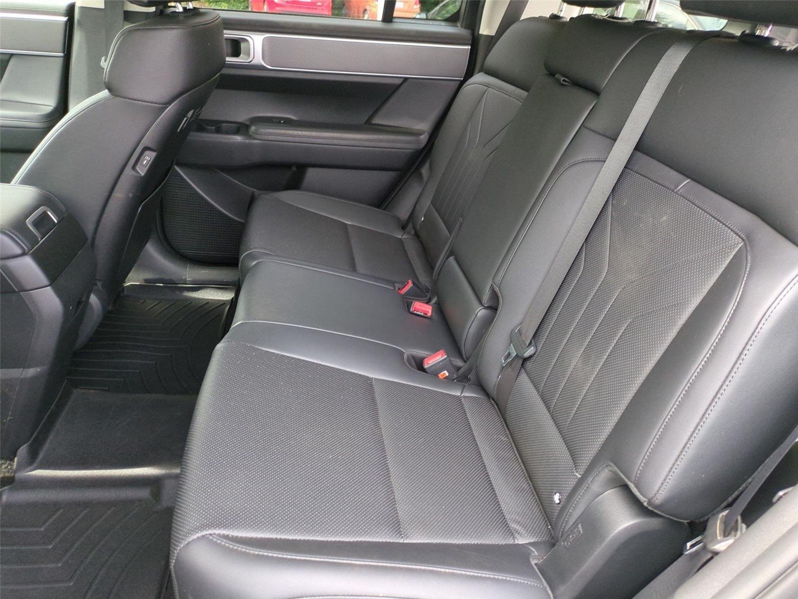 Used 2024 Hampton Gray Hyundai SEL image 31