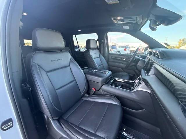 Used 2023 White GMC Denali image 21