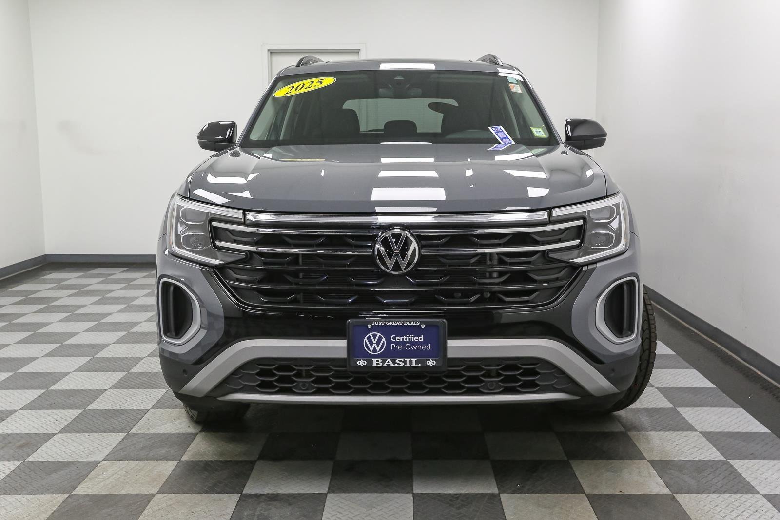 Used 2025 Pure Gray Volkswagen 2.0T Peak Edition image 4