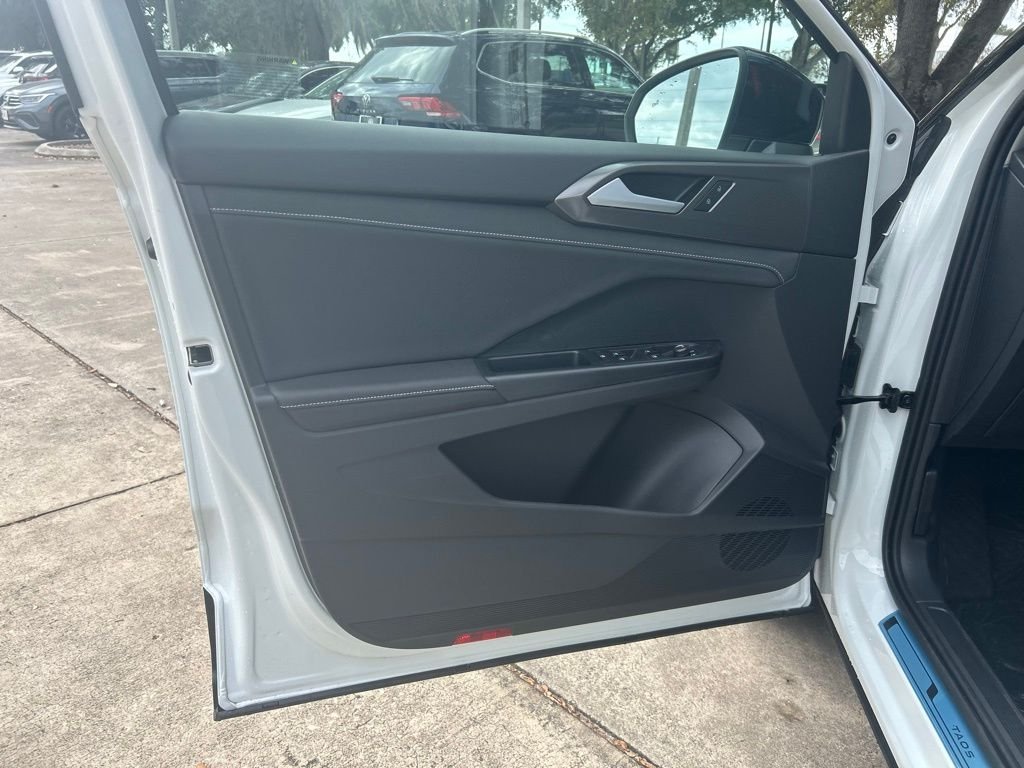New 2026 White Volkswagen 1.5T SE Black image 44