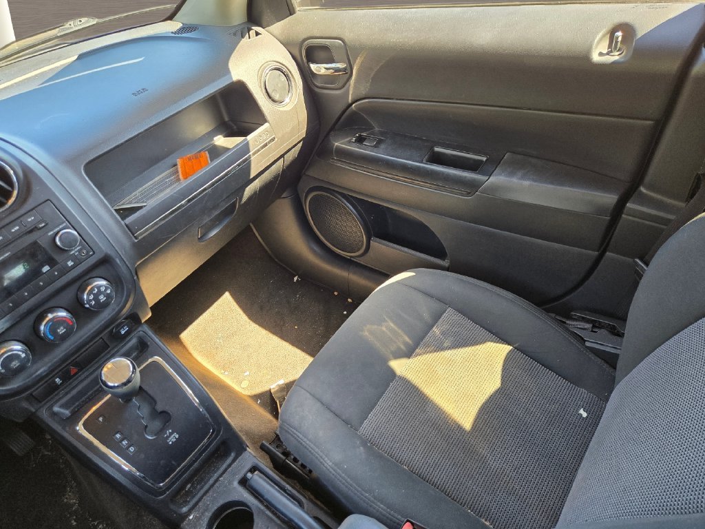 Used 2014 Blue Jeep Sport image 21
