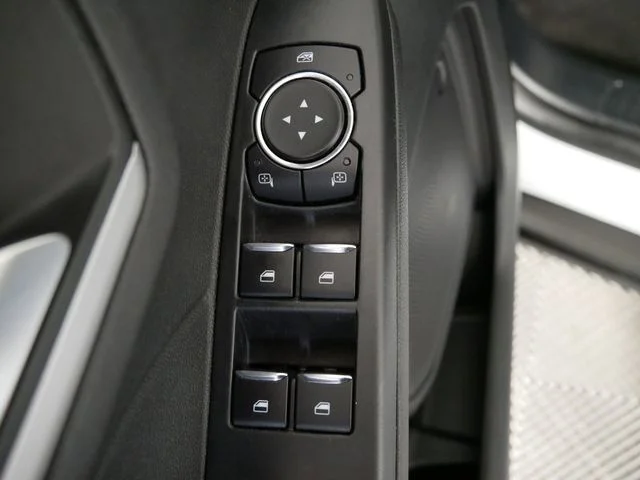 Used 2025  Ford Platinum image 16
