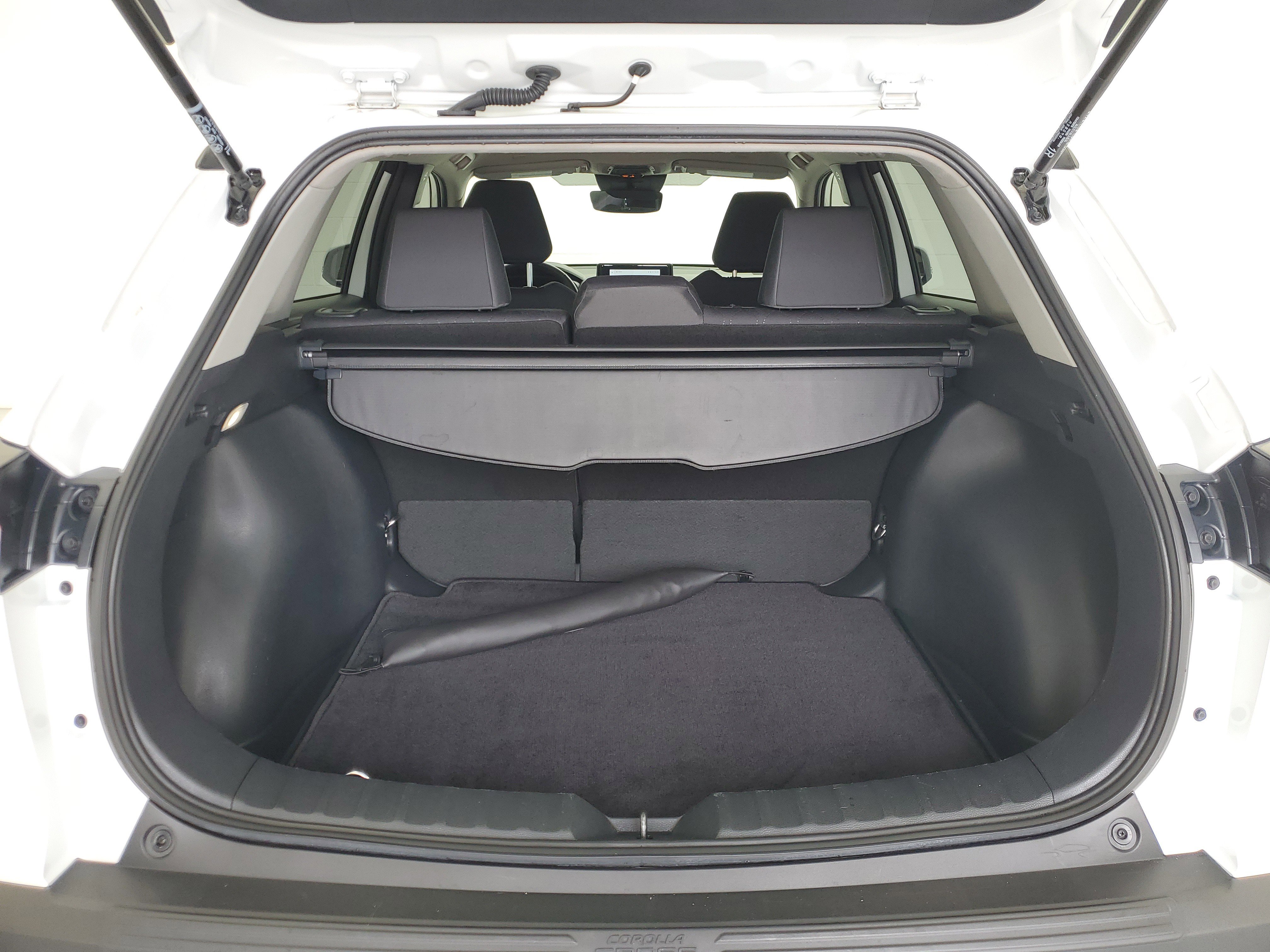Used 2024 Wind Chill Pearl Toyota LE image 11